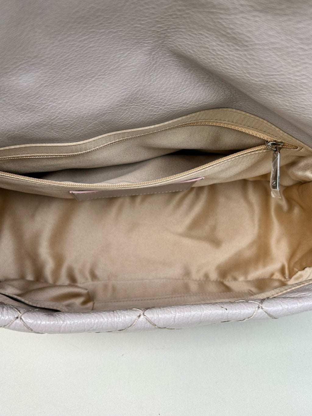 Chanel Diamond Calfskin Top Handle Shoulder Bag White Silver Women Classic