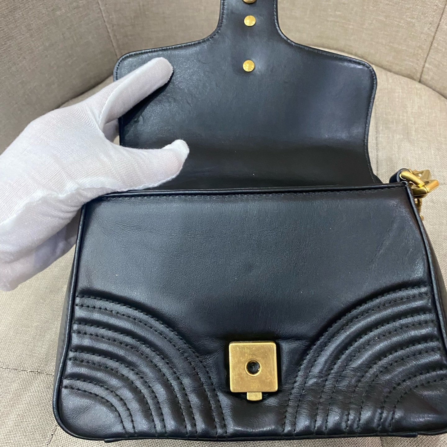 Gucci Marmont Small Messenger Bag Black Gold Chain Crossbody Classic
