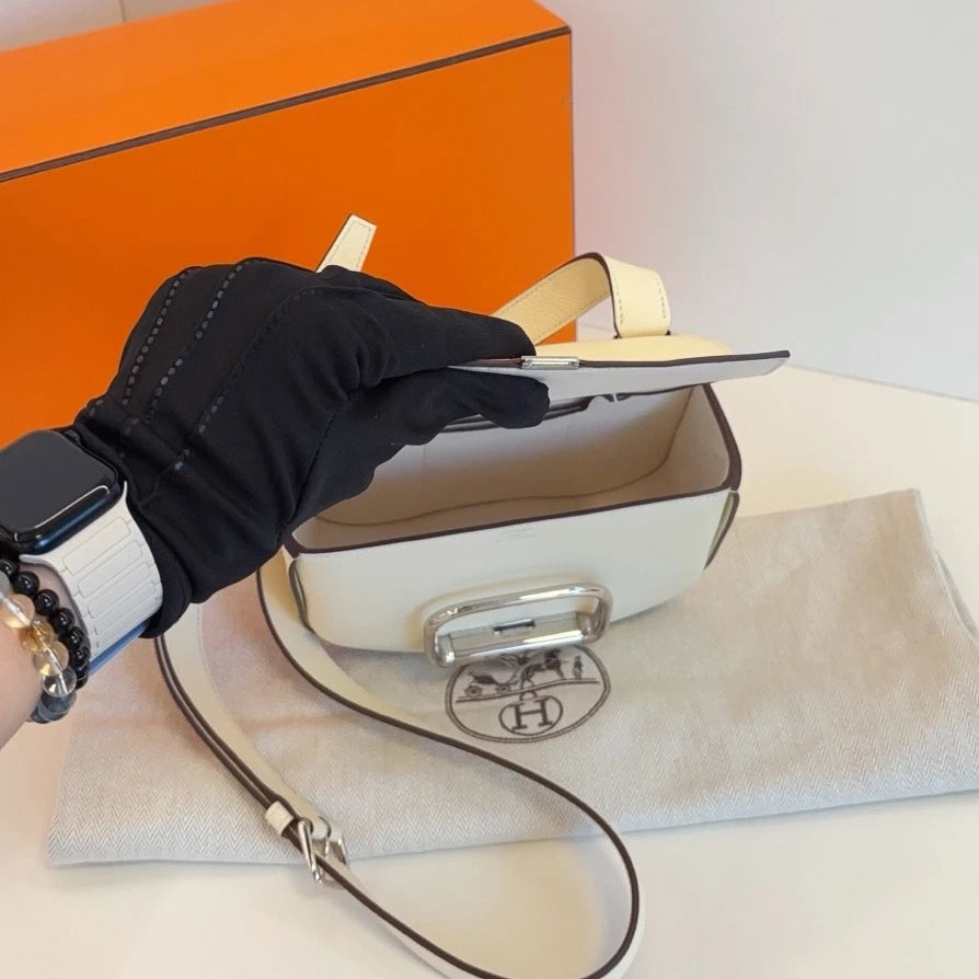 Hermes Della Mini Shoulder Bag White Silver Classic Used Women