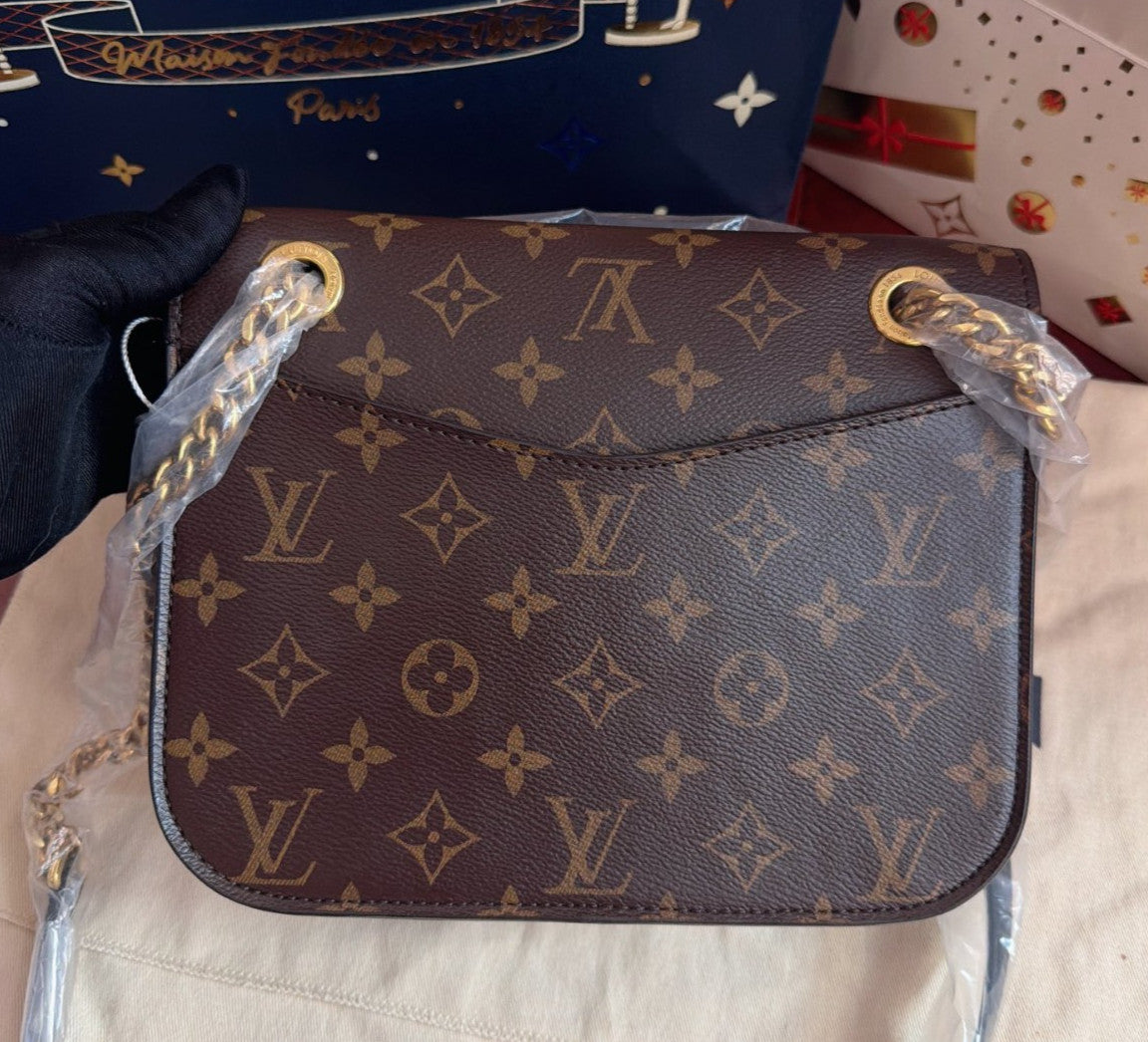 Louis Vuitton Passy Monogram Chain Shoulder Bag Brown Gold Women Classic