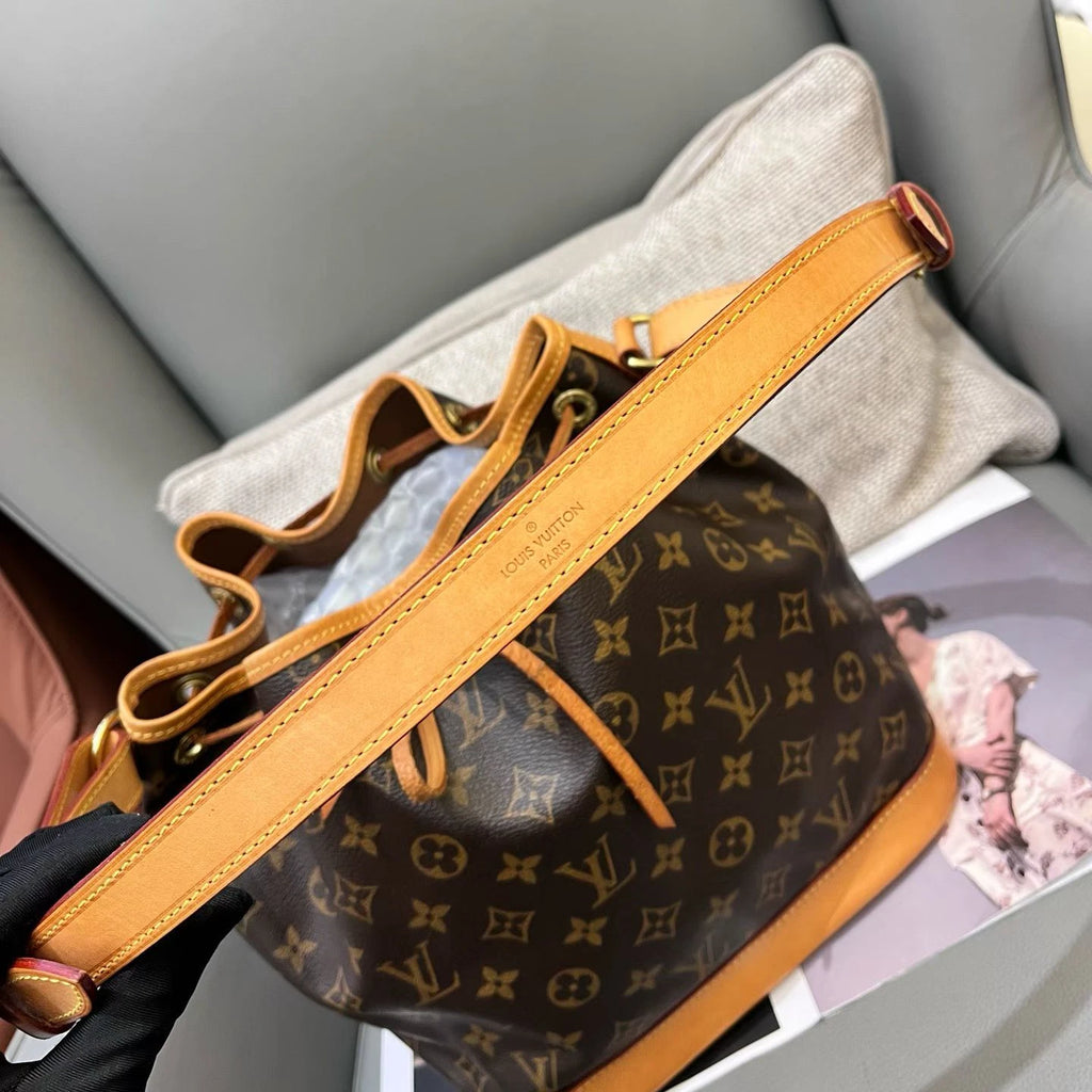 Louis Vuitton Noe MM Bucket Shoulder Crossbody Brown Gold Women Classic
