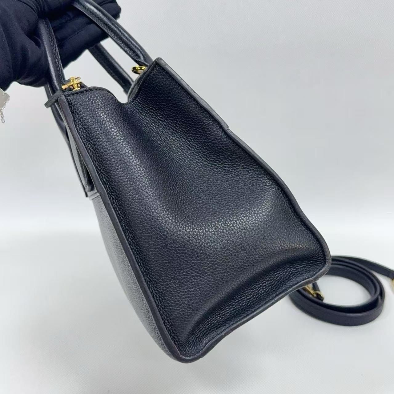 Louis Vuitton City Black Silver Zipper Handbag Women's Classic Fashion