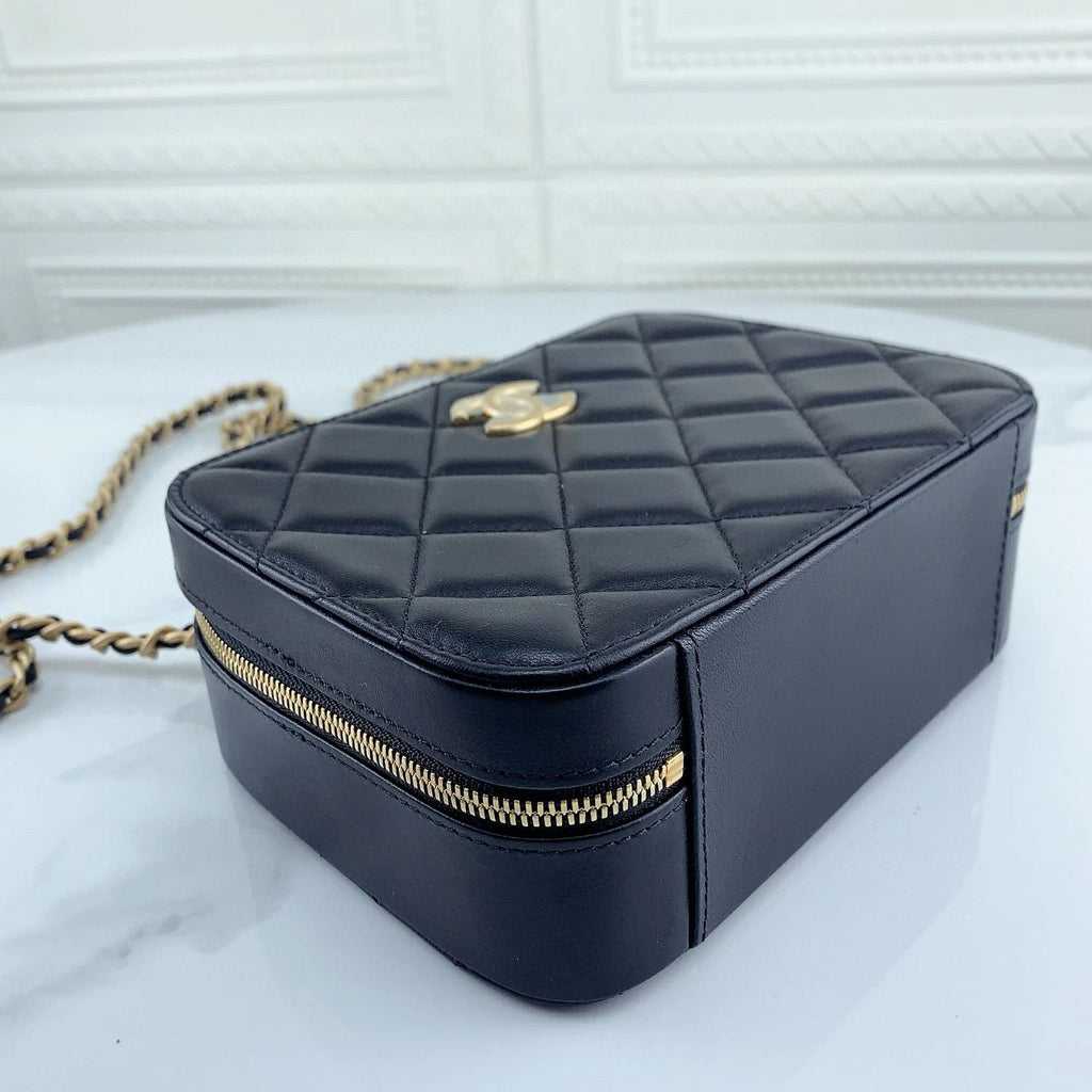 CHANEL Black Gold Lambskin Crossbody Handbag Vanity Bag For Women