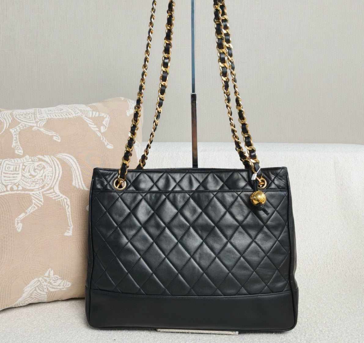 Chanel Diamond Chain Lambskin Black Gold Shoulder Bag Women Classic Vintage