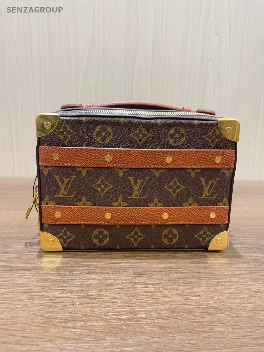sj0001 Louis Vuitton canvas lv x NBA  Handle Trunk