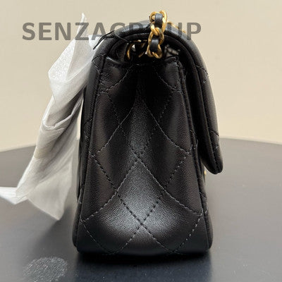 Chanel Quilted Chain Shoulder Bag Black Gold Classic Fashion Women