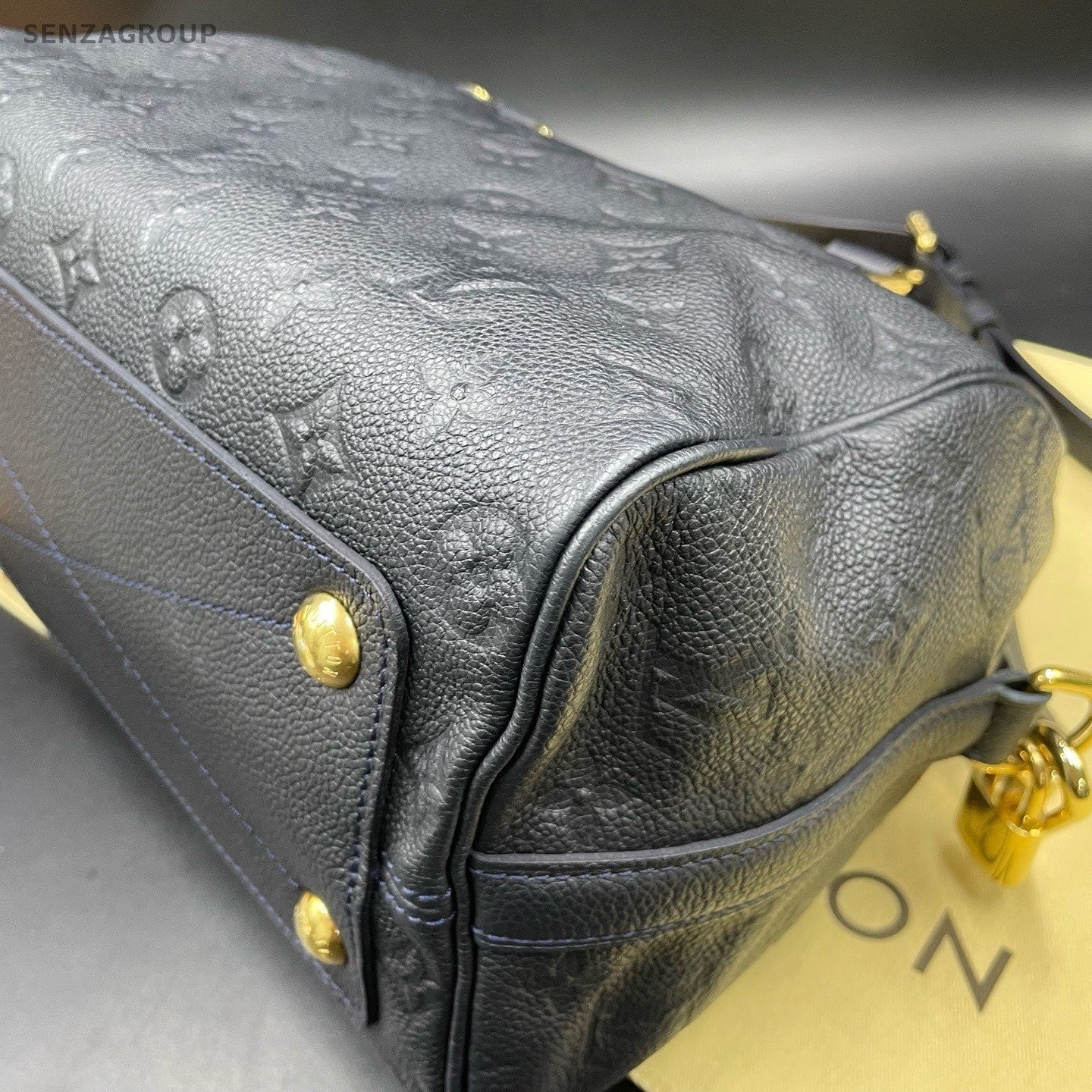 Louis Vuitton Speedy25 Monogram Top Handle Bag Crossbody Black Gold Women