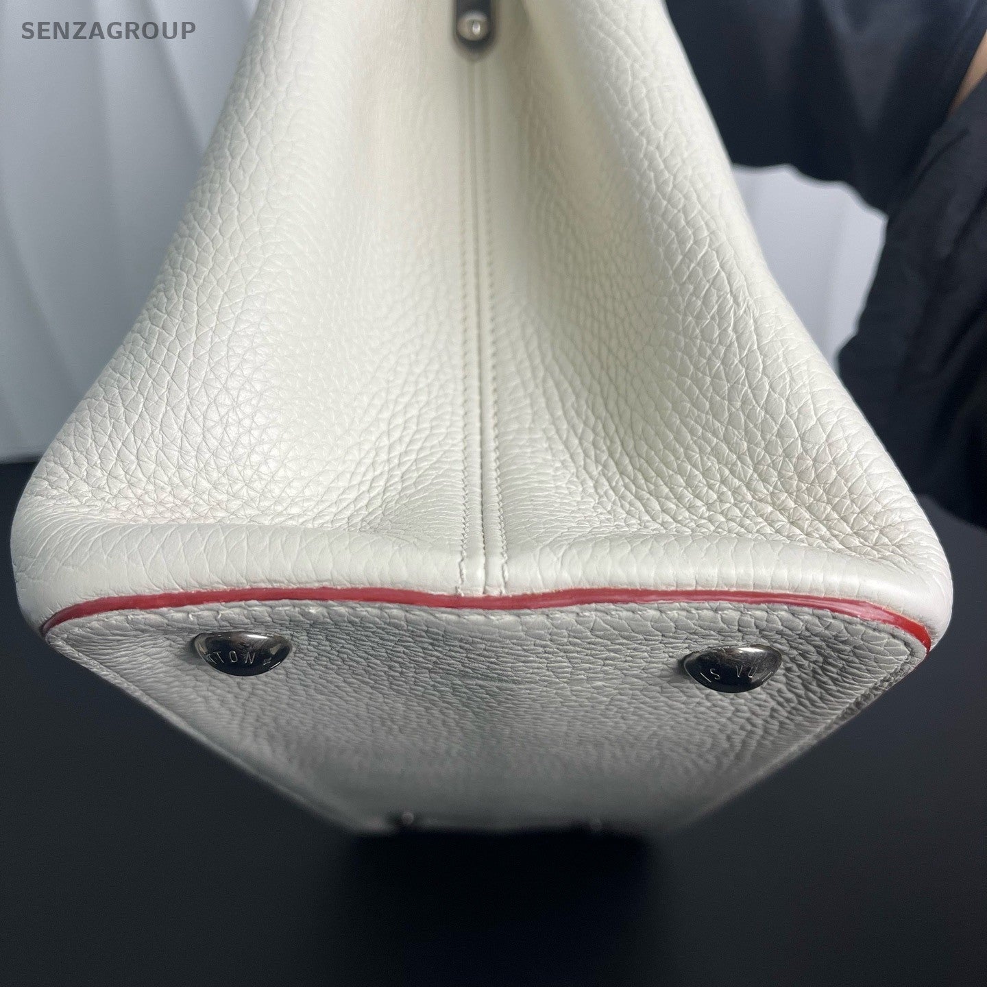 Louis Vuitton Capucines GM Calfskin Top Handle Bag White Silver Women Classic