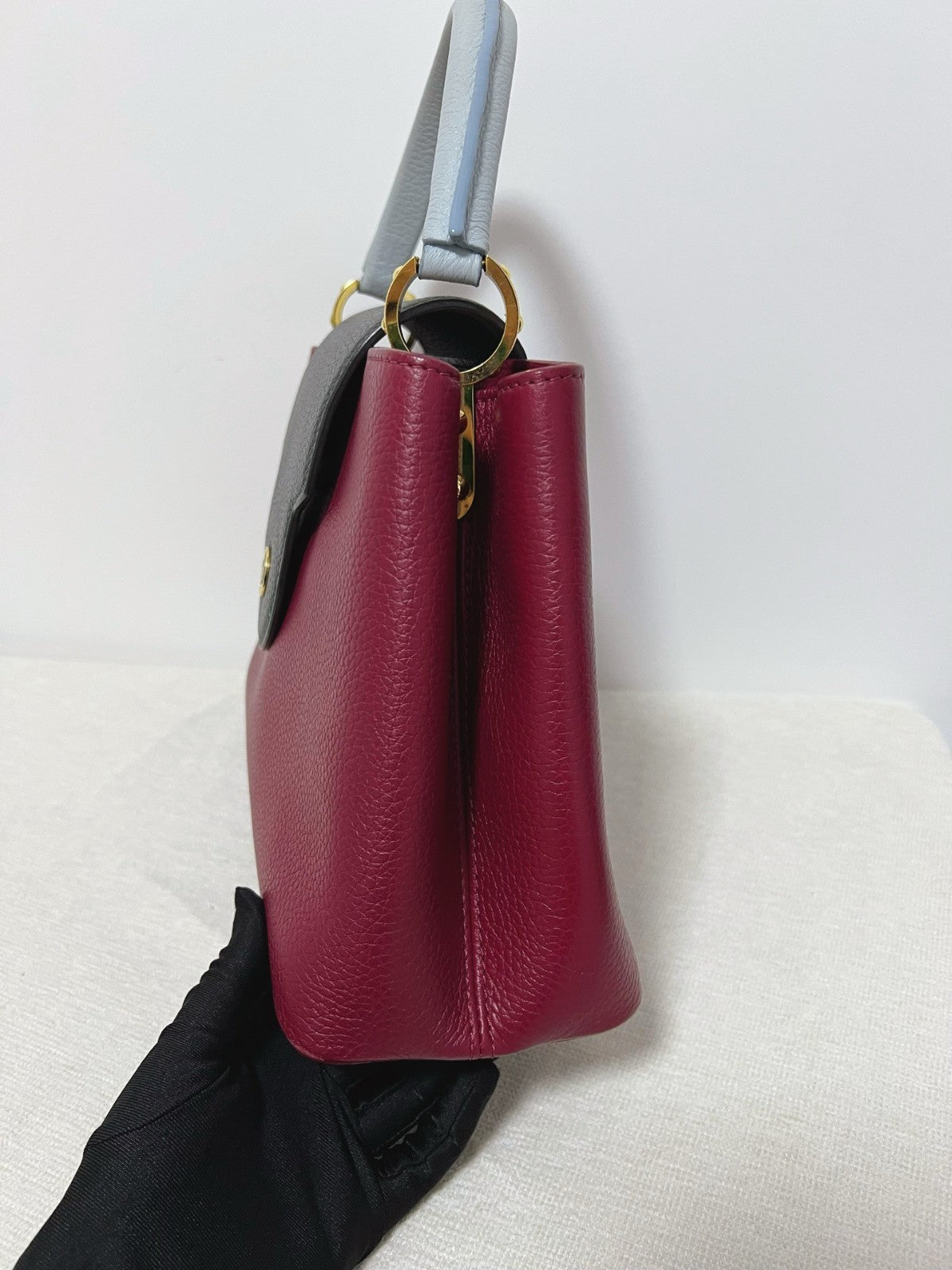 Louis Vuitton Capucines MM Top Handle 2way Shoulder Handbag Red Women