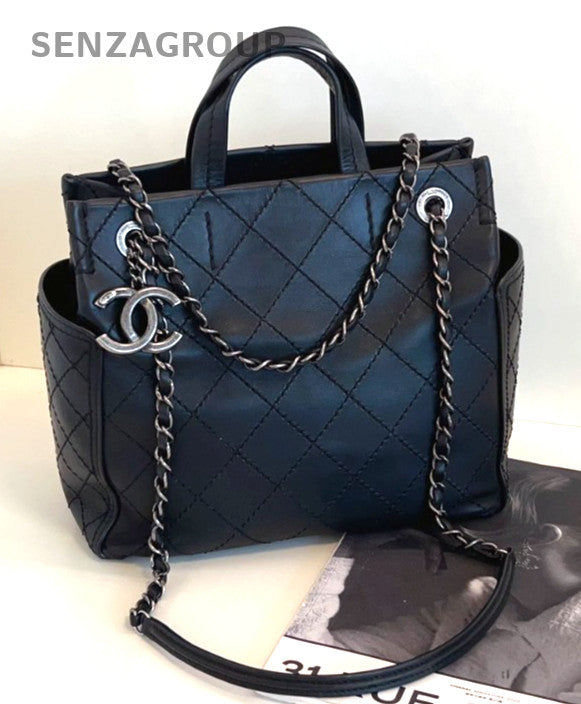 CHANEL Classic Top Handle Diamond pattern Chain Shoulder bag
