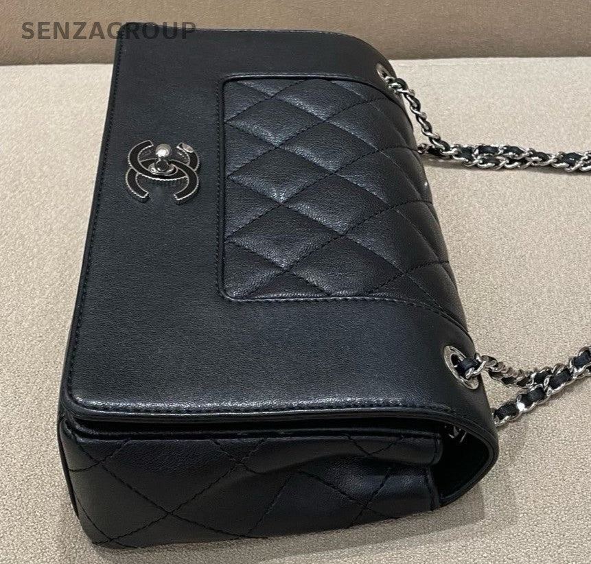 Chanel Classic Flap PM Chain Shoulder Bag Crossbody Black Silver Women Fashion