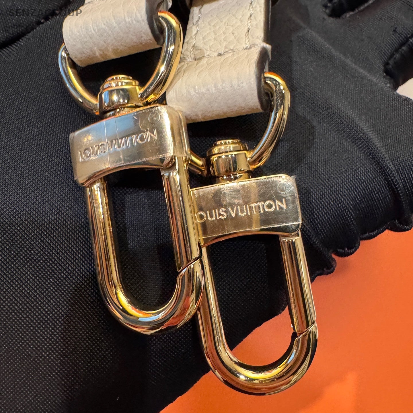 Louis Vuitton Mini White Gold Chain Shoulder Crossbody Bag Women Fashion Classic