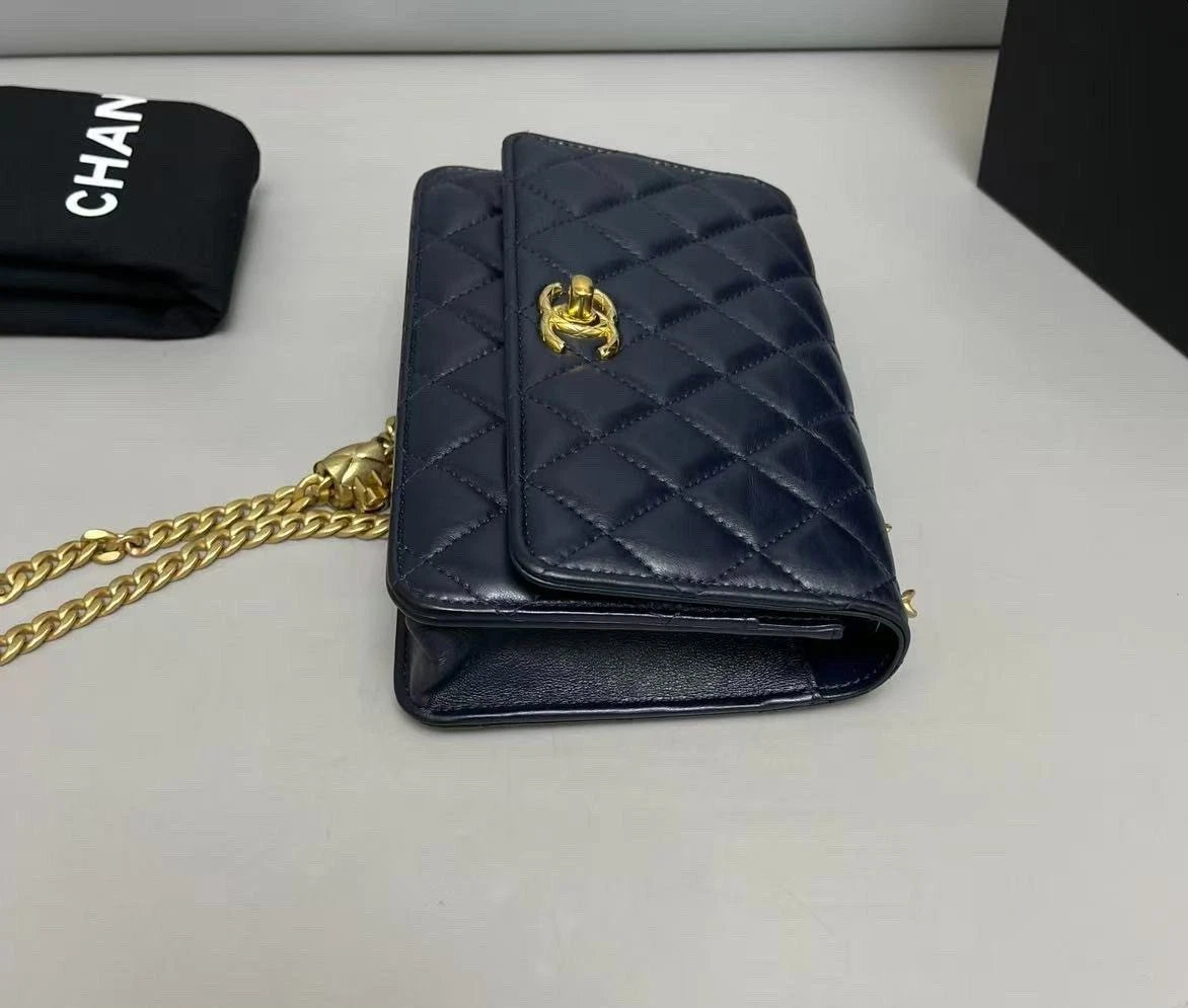 Chanel Woc Calfskin Diamond Shoulder Bag Crossbody Bag Black Women Classic