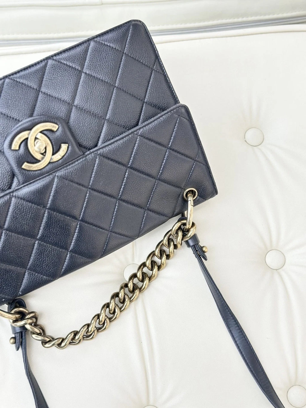 Chanel Diamond Chain Calfskin Top Handle Crossbody Black Gold Women Classic S