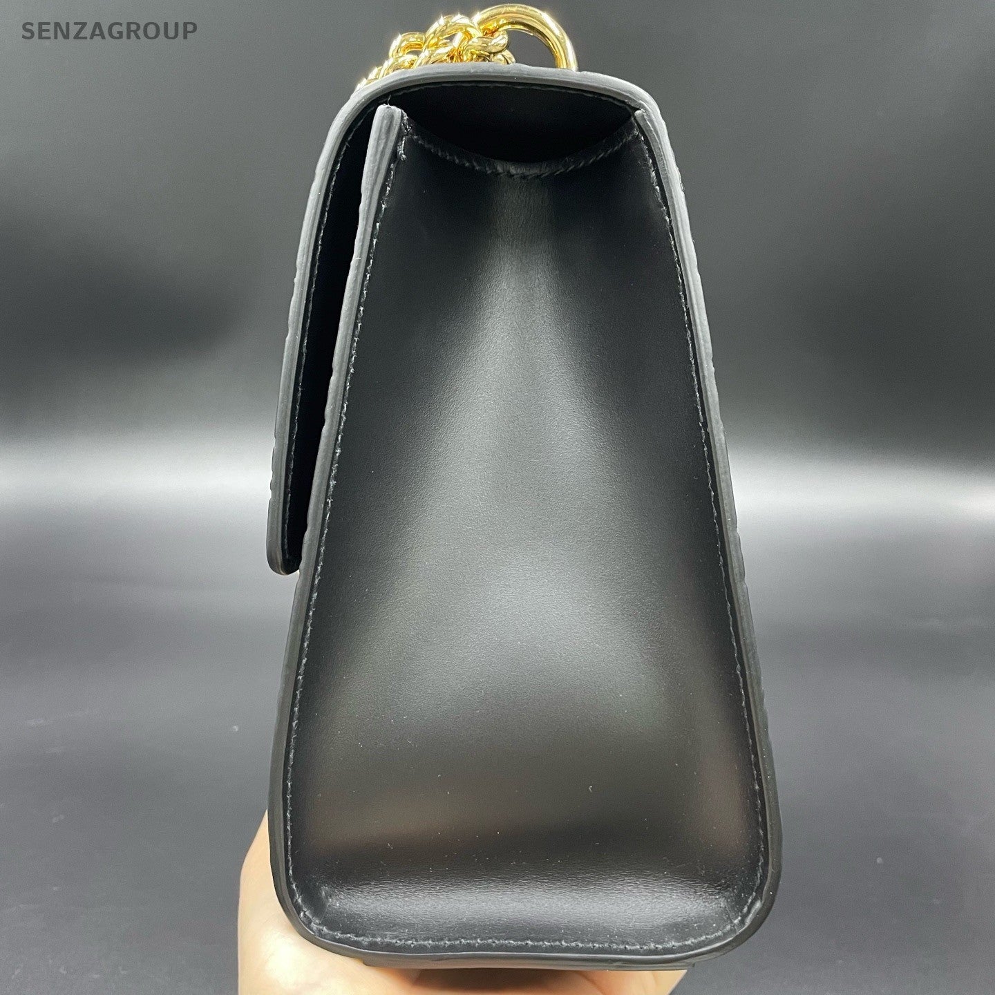 Gucci Padlock Chain Shoulder Bag Black Gold Used Women Classic Fashion