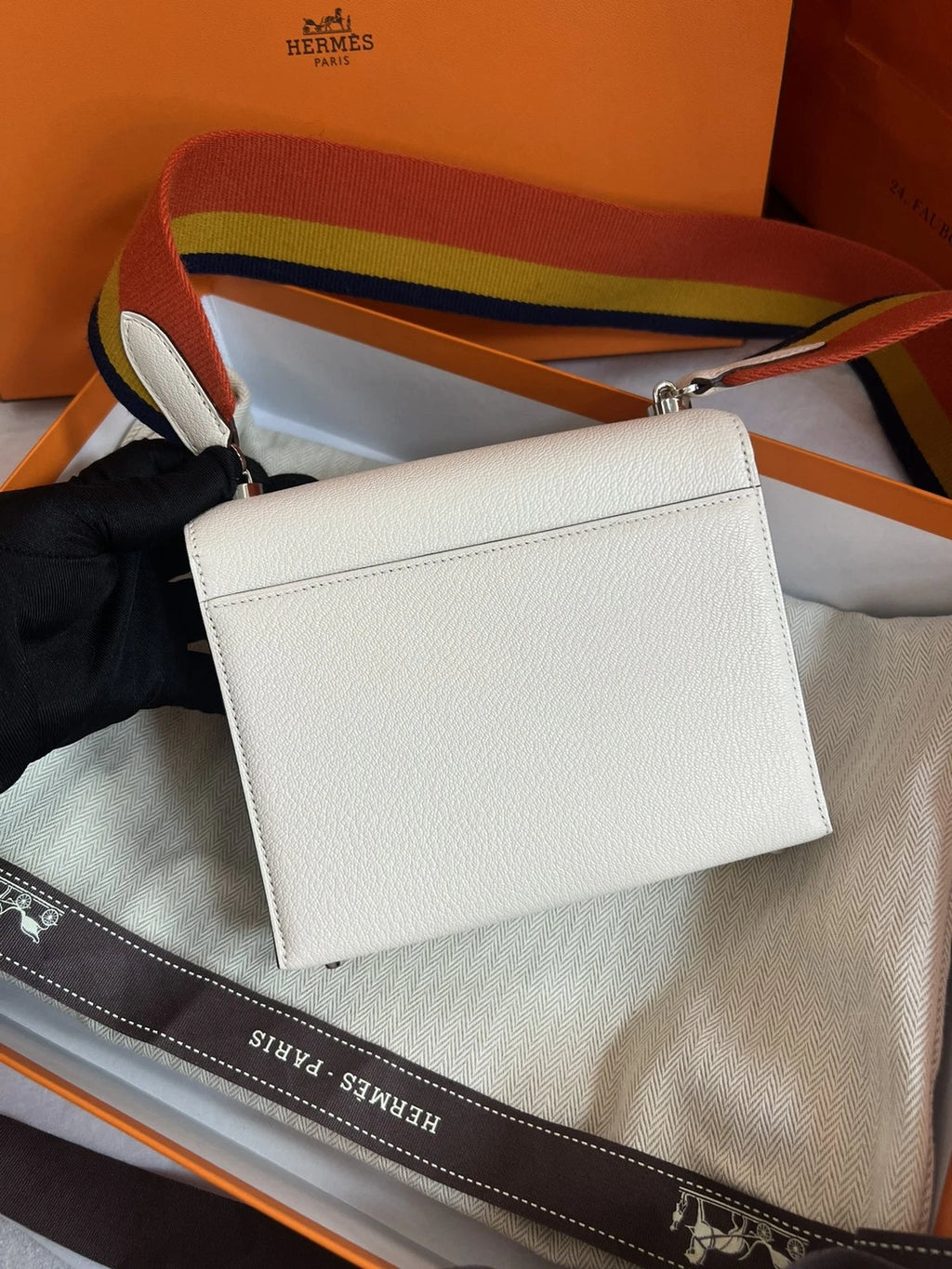 Hermès Verrou Mini Gun Bag Crossbody Bag Nata Cream White