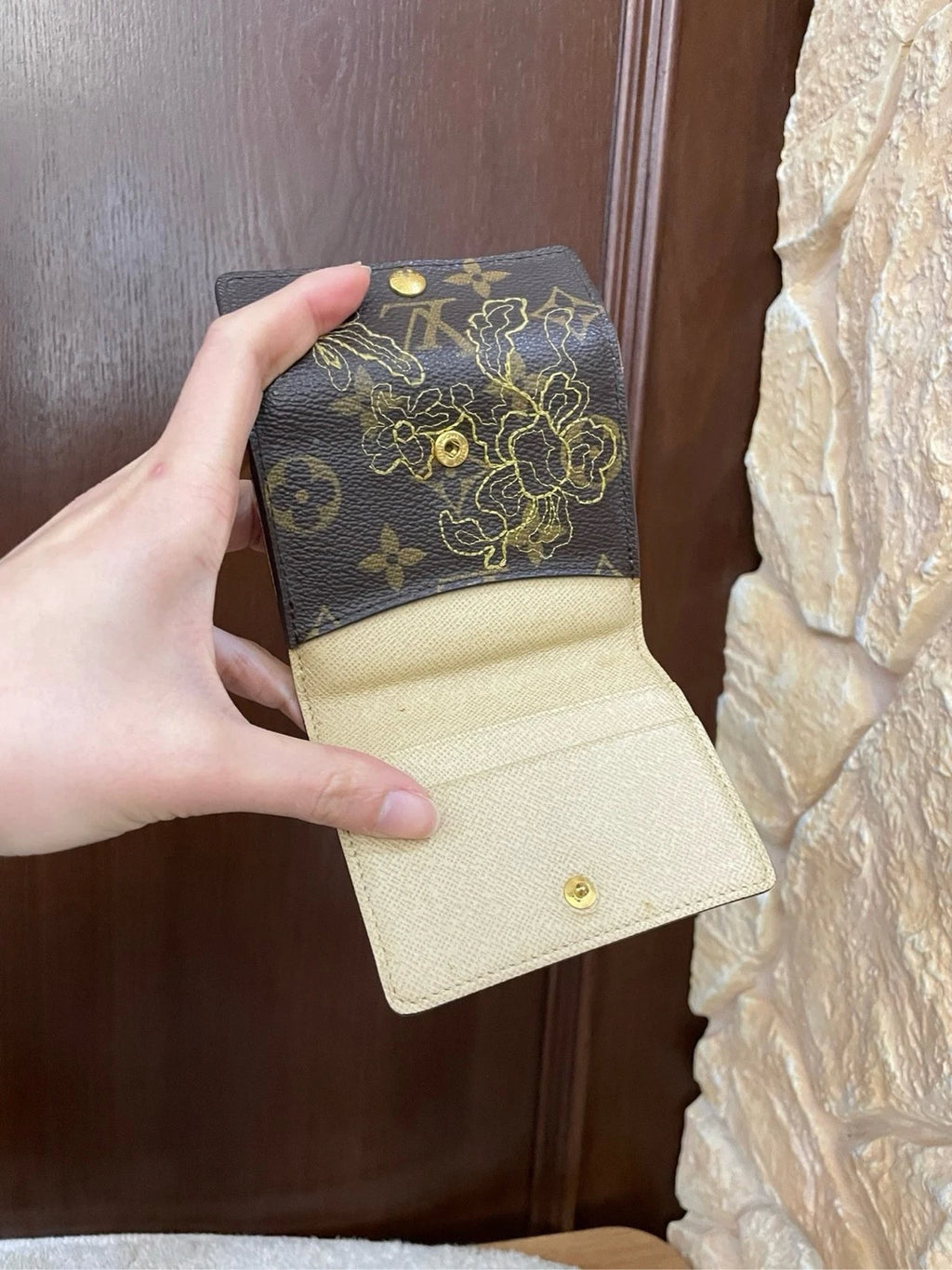 Authentic Louis Vuitton Monogram Dentelle Ludlow Short Wallet