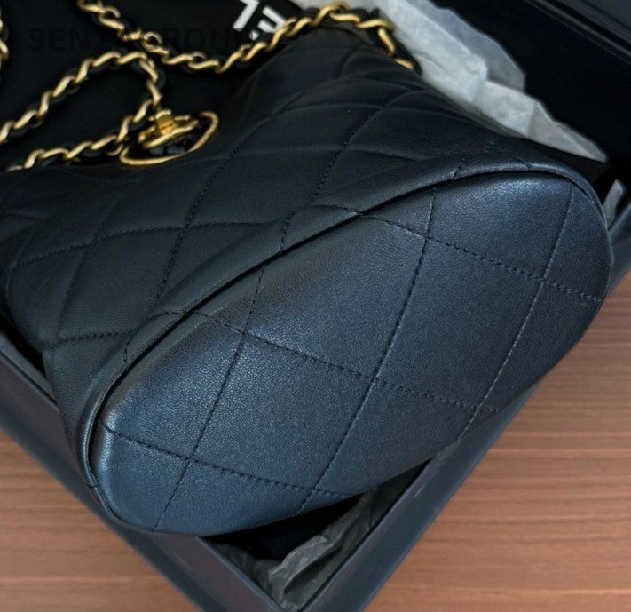 Chanel 23S Heart Enamel Bucket Chain Shoulder Bag Crossbody Black Women Fashion