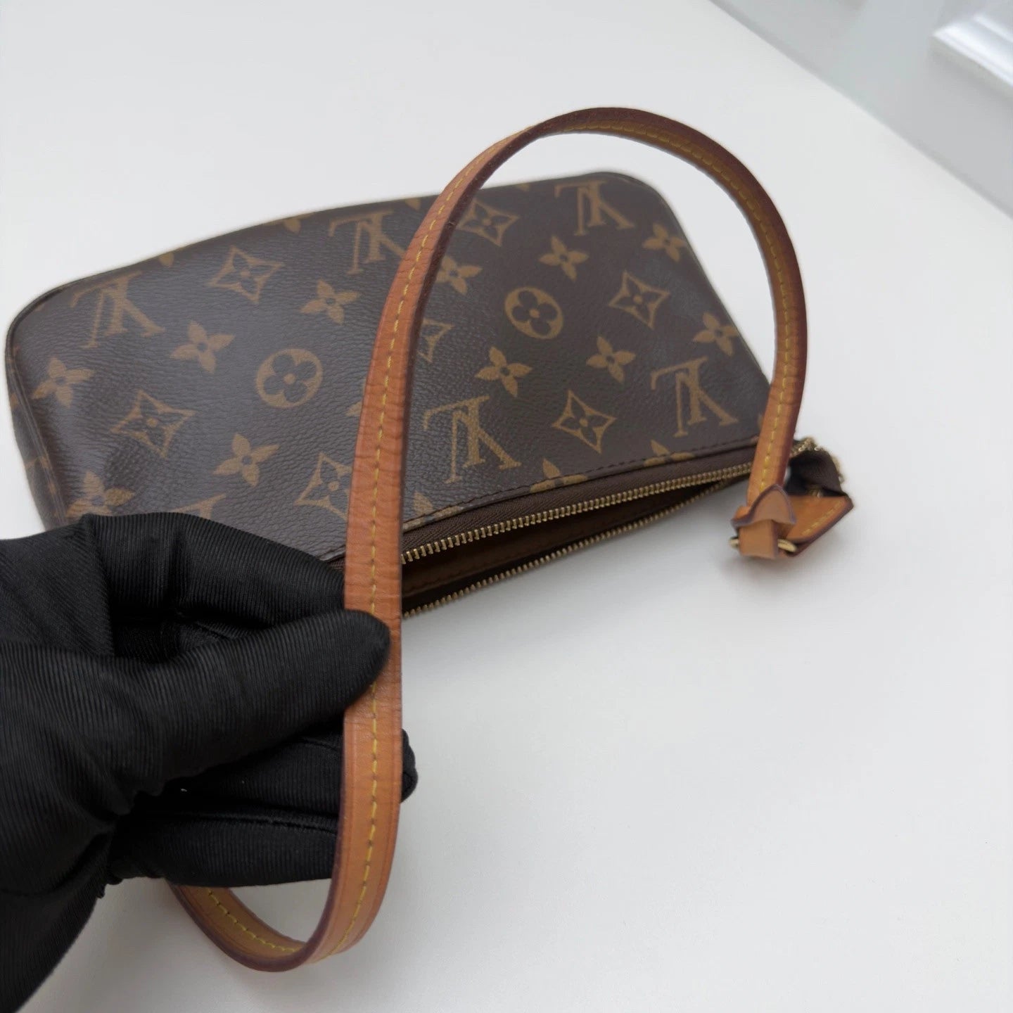 Louis Vuitton Pochette Accessoires Monogram Canvas Shoulder Bag Brown GHW