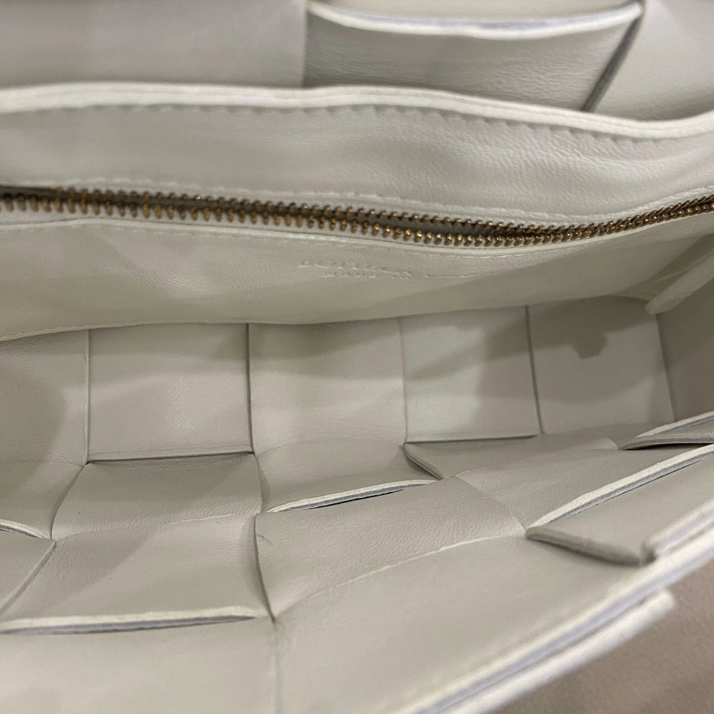 Bottega Veneta White Calfskin Crossbody Bag For Women