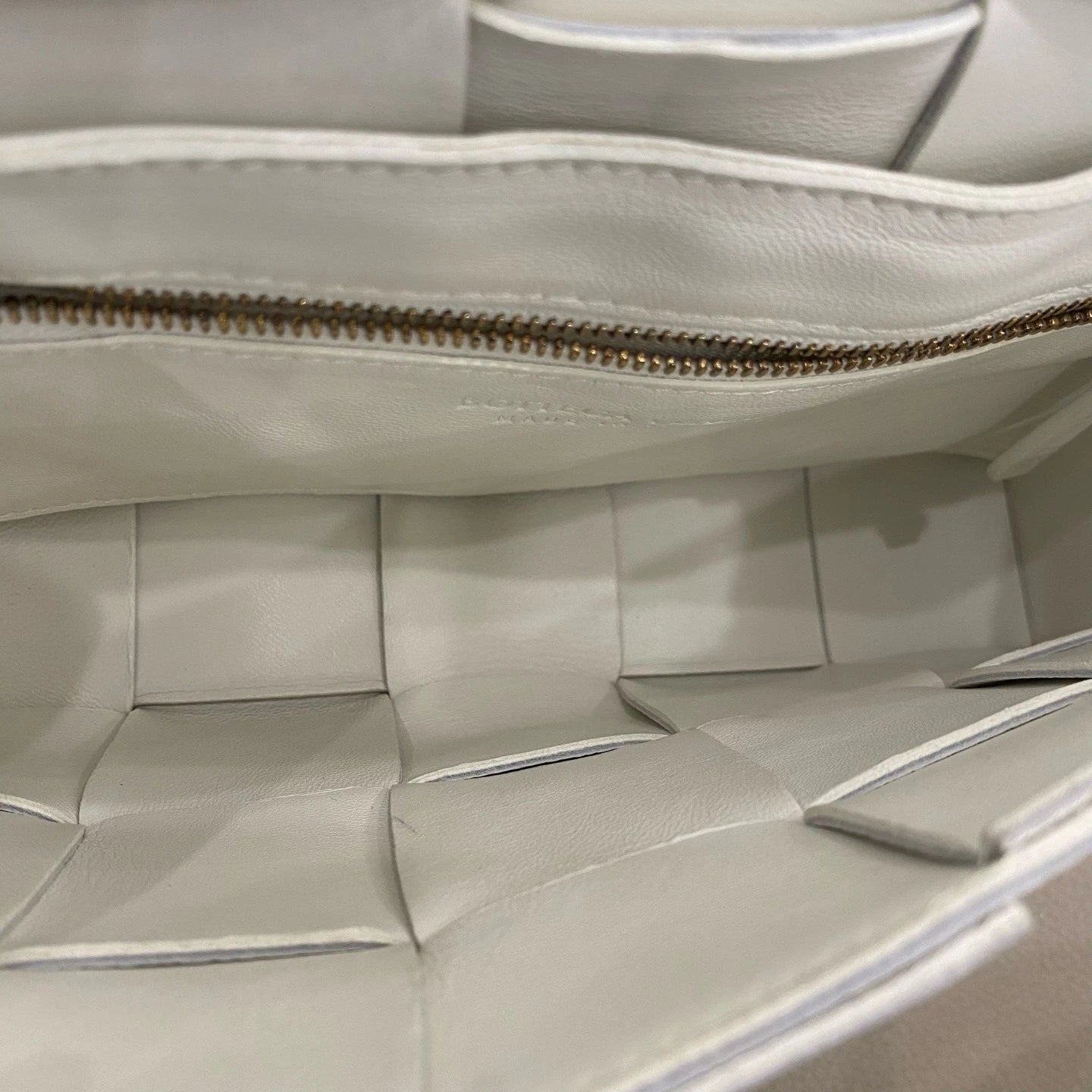 Bottega Veneta White Calfskin Crossbody Bag For Women