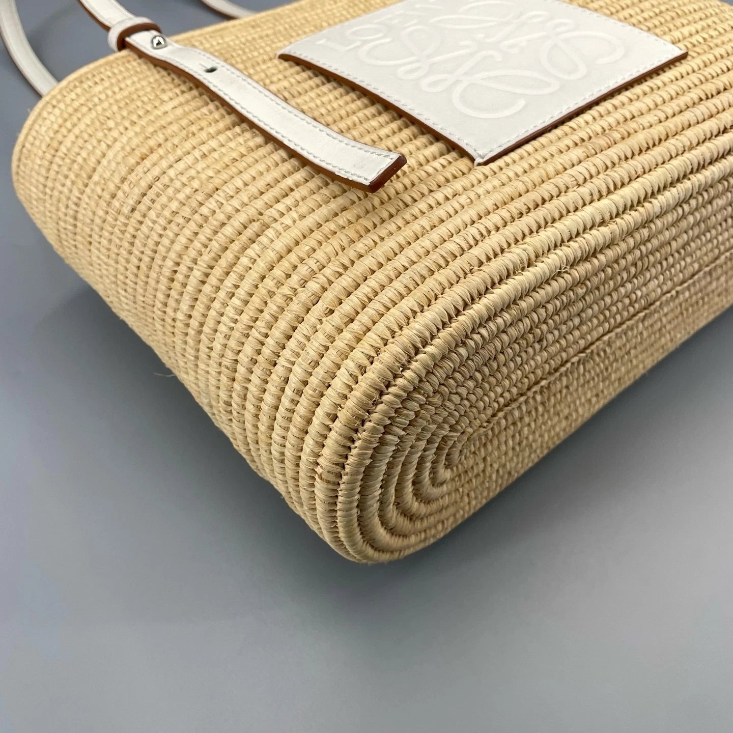 Loewe White Straw Shoulder Handbag for Women