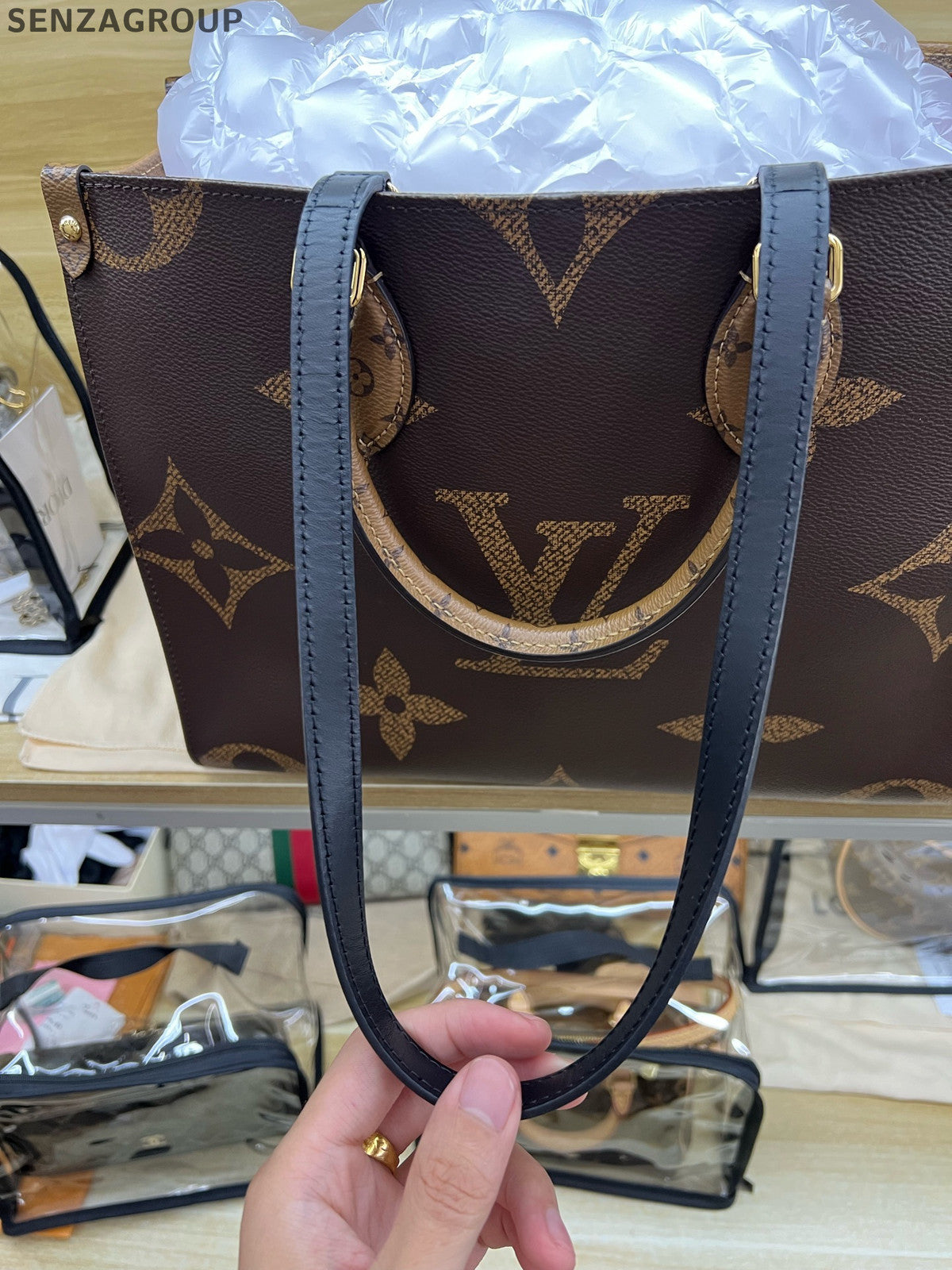 Louis Vuitton Onthego MM Monogram Tote Shoulder Bag Women Classic