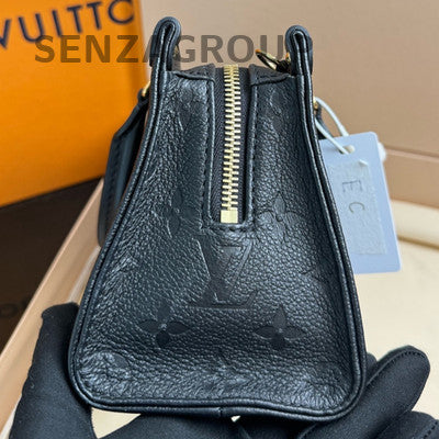 Louis Vuitton OnTheGo Black Leather Tote Shoulder Bag Women's Classic