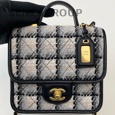Chanel Tweed Messenger Chain Shoulder Crossbody Bag Black White Gold