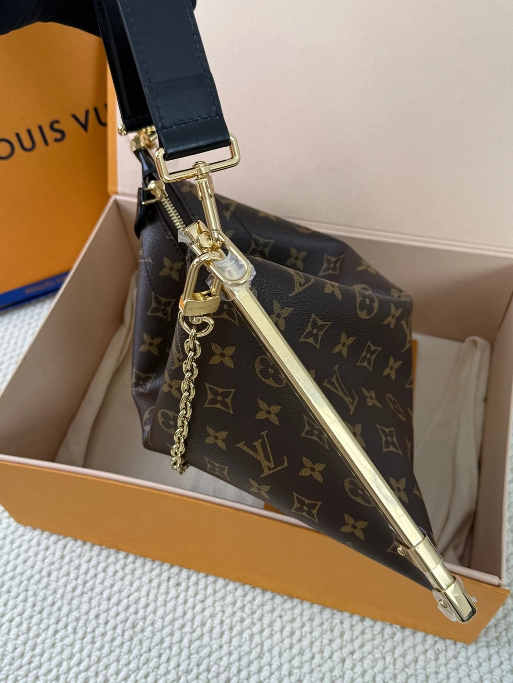 Louis Vuitton FW24 New Lucky Trunk Clutch Handbag For Women
