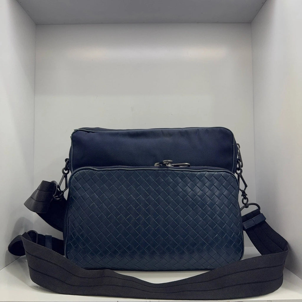 Bottega Veneta Navy Woven Leather Nylon Shoulder Crossbody Women