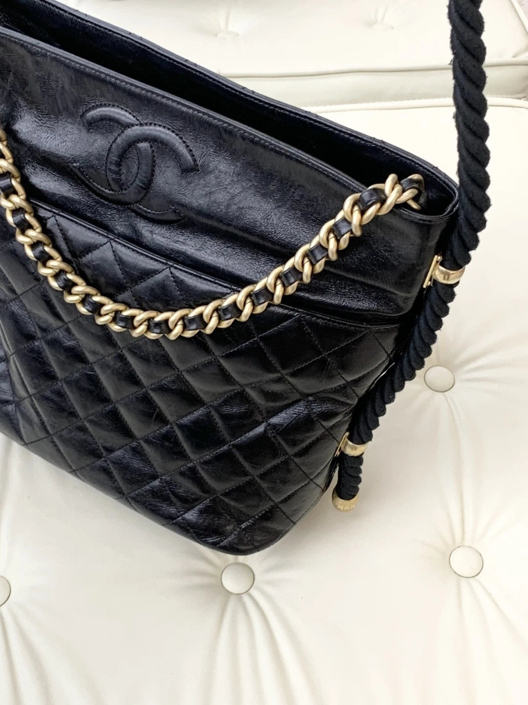 Chanel Calfskin Chain Diamond Shoulder Bag Crossbody Black Gold Women Classic S
