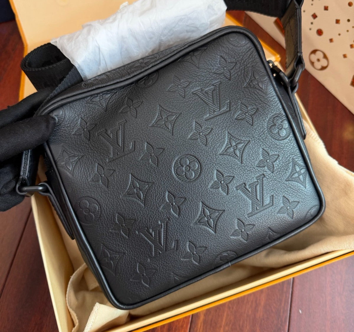 Louis Vuitton Monogram Getaway Crossbody Black Unisex Adults Classic