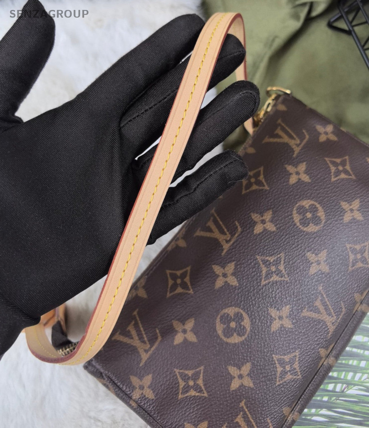 Louis Vuitton Monogram Pochette Accessories Shoulder Handbag Women Handbag