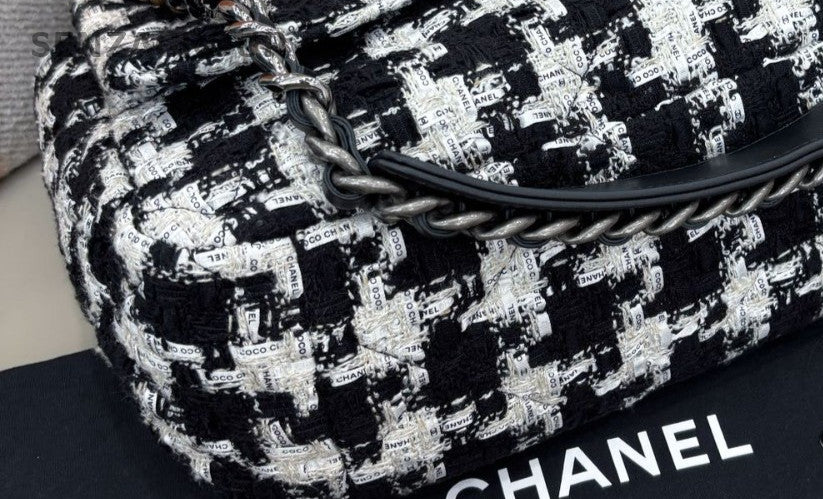 Chanel Houndstooth Maxi 19 Chain Shoulder Bag Black White Used Women Classic