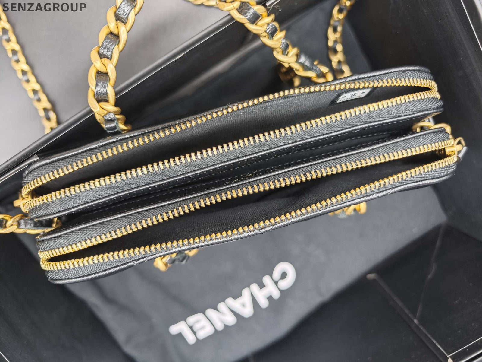 Chanel Quilted Phone Bag Chain Crossbody Shoulder Bag Classic Women