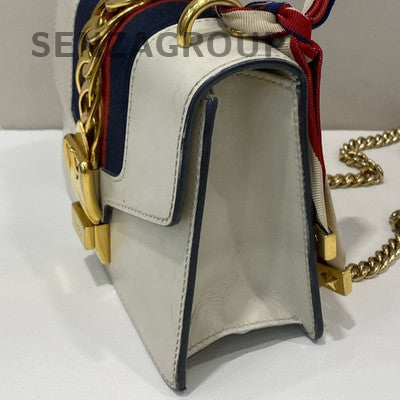 Gucci Sylvie Mini Chain Shoulder Bag in White - Classic & Fashionable