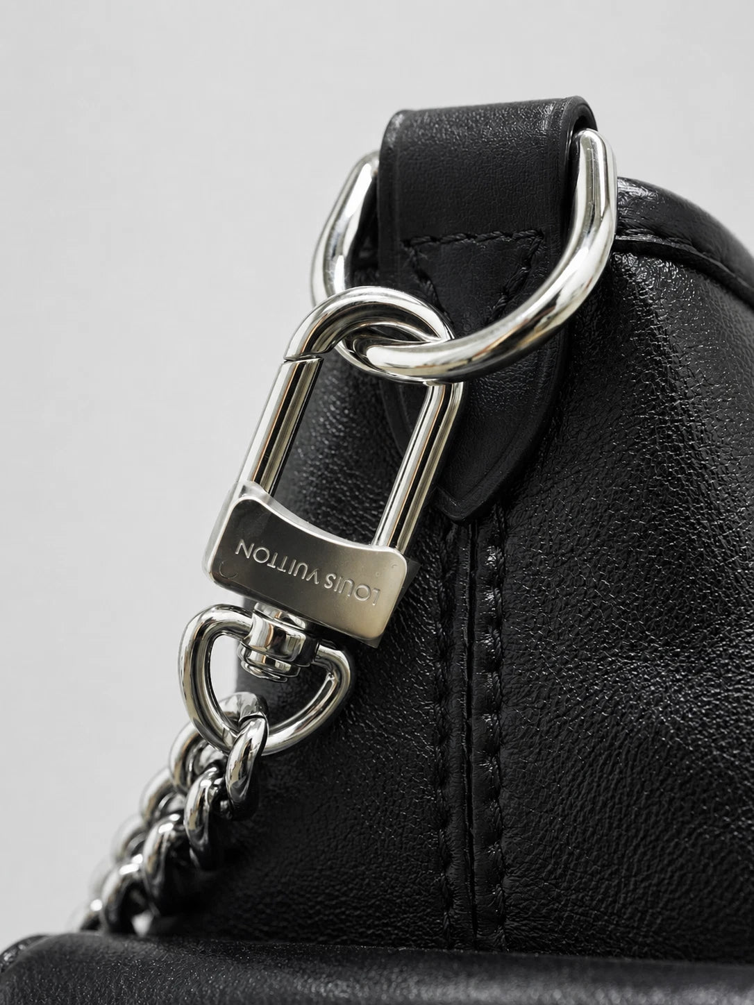 Louis Vuitton Carryall Black Shoulder Bag Excellent