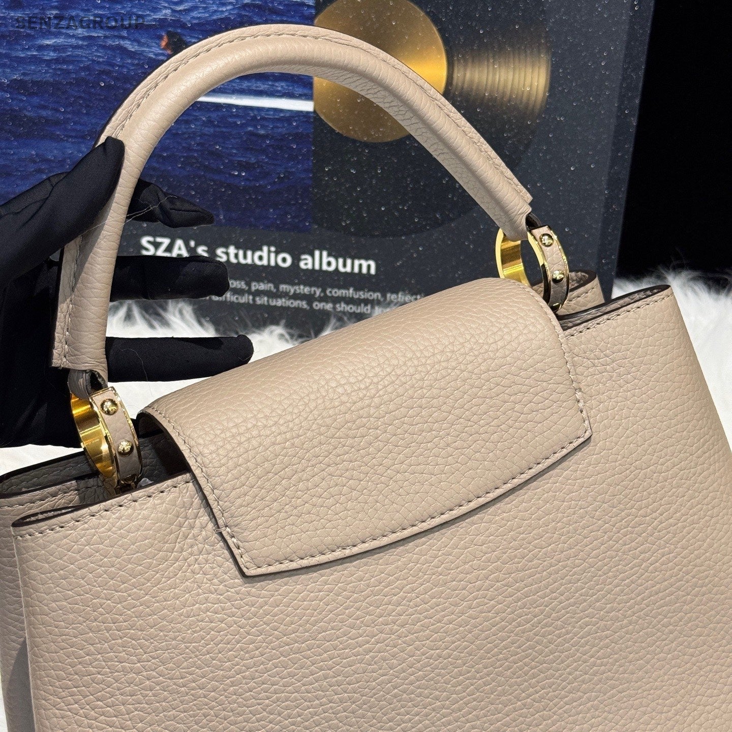 Louis Vuitton cap MM Top Handle Bag Gray Women