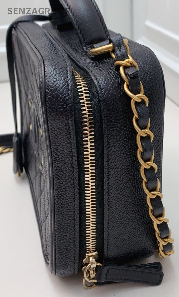 Chanel Chain Diamond Pattern Shoulder Bag Crossbody Black Gold Women Classic