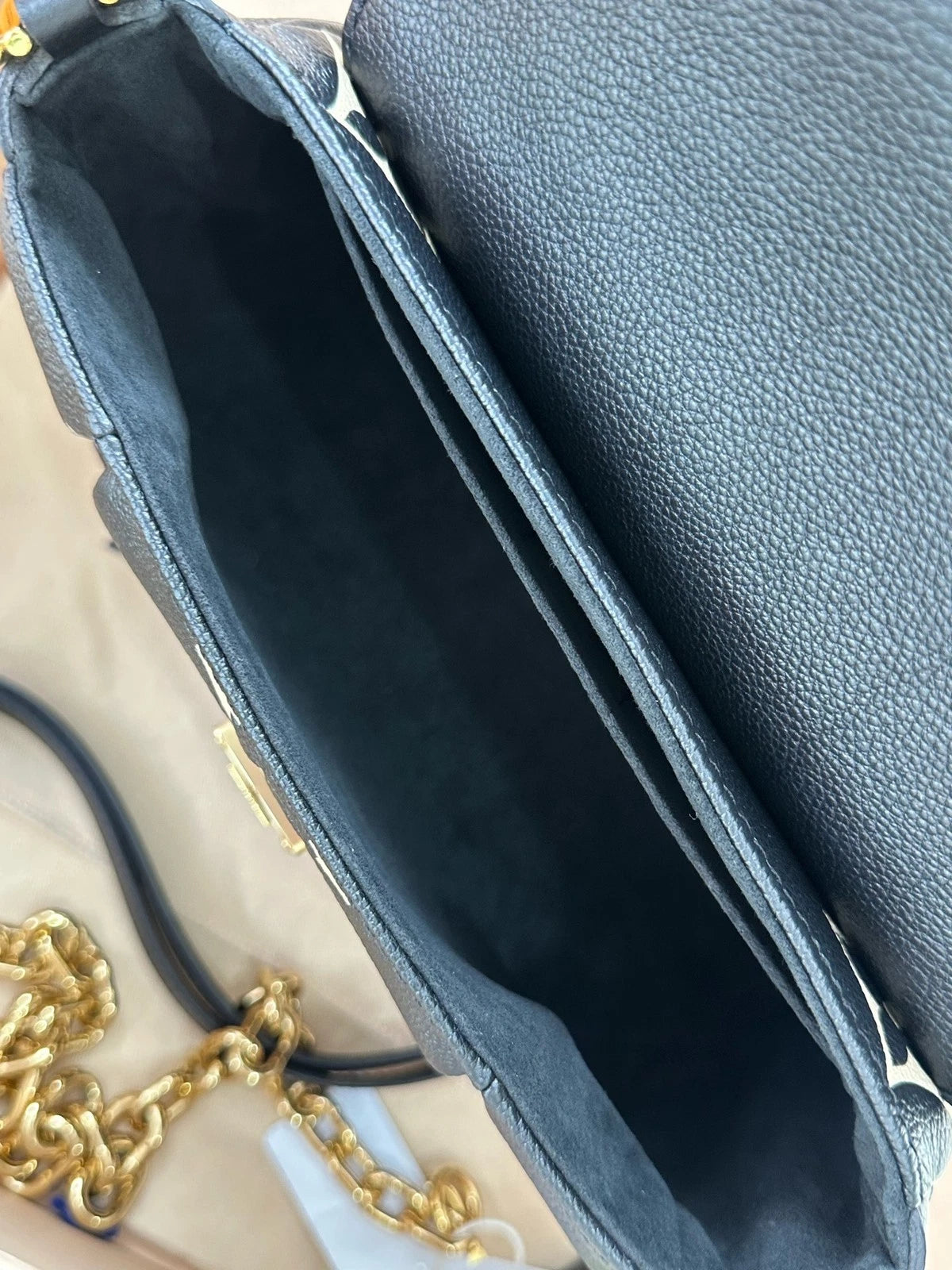 Louis Vuitton Black White Leather Cloud Shoulder Bag For Women