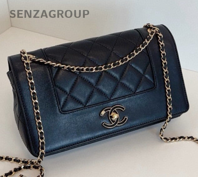 Chanel Diamond Chain Shoulder Bag Crossbody Black Gold Women Classic Fashion