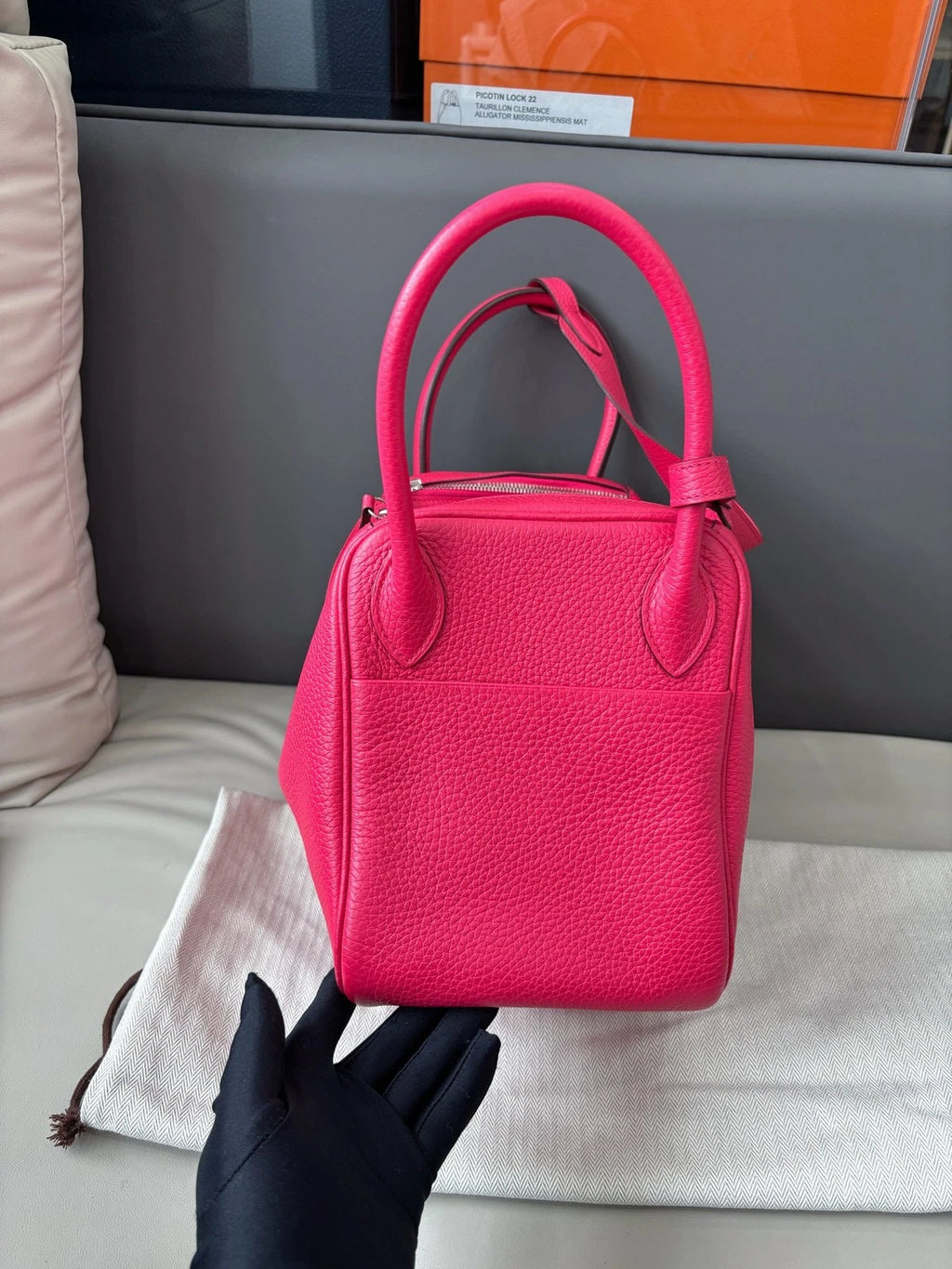 Hermès Lindy 30 TC Leather Top Handle Crossbody Bag Carry Rose Extreme Pink