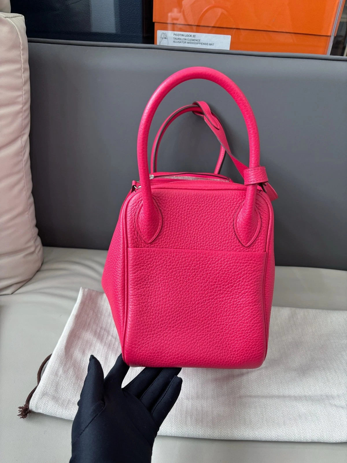 Hermès Lindy 30 TC Leather Top Handle Crossbody Bag Carry Rose Extreme Pink