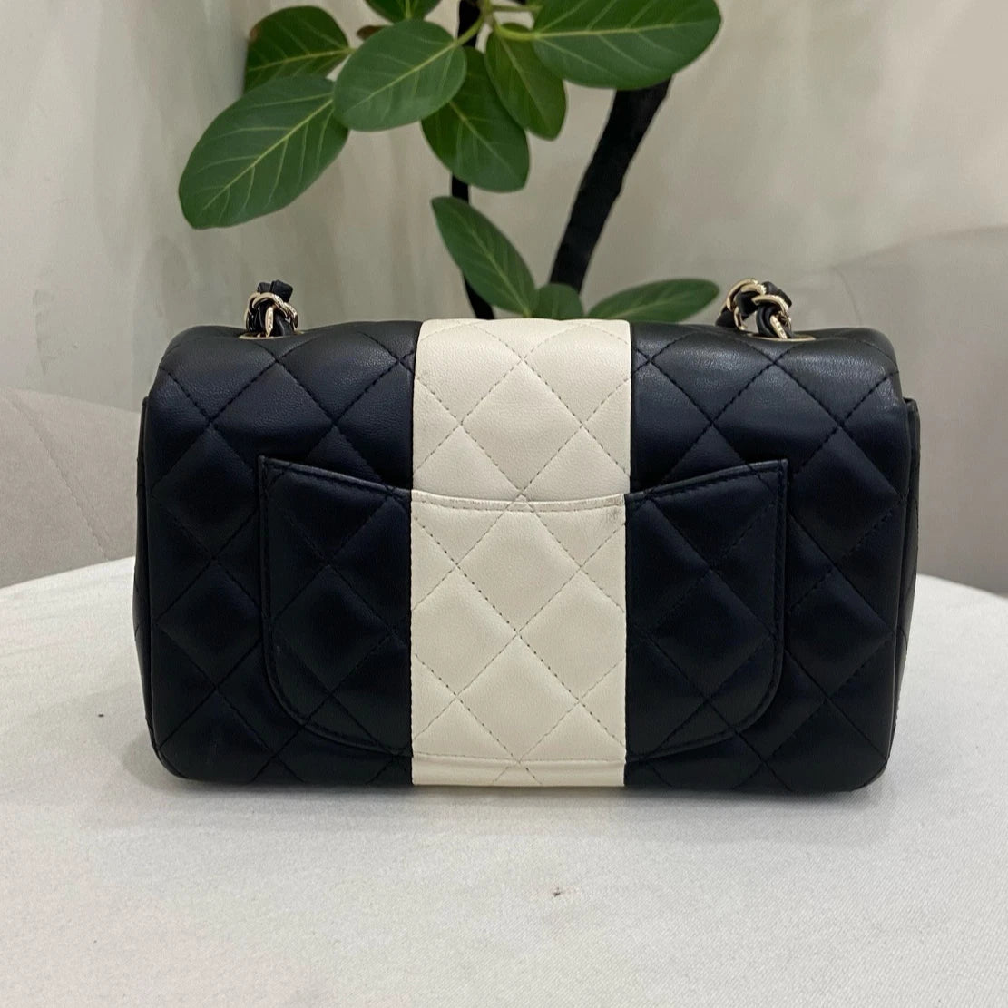 Chanel Classic Flap Mini Chain Shoulder Crossbody Black White Women Fashion