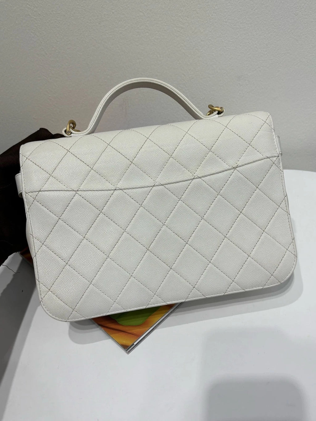 CHANEL White Grainy Leather Messenger Shoulder Bag For Women