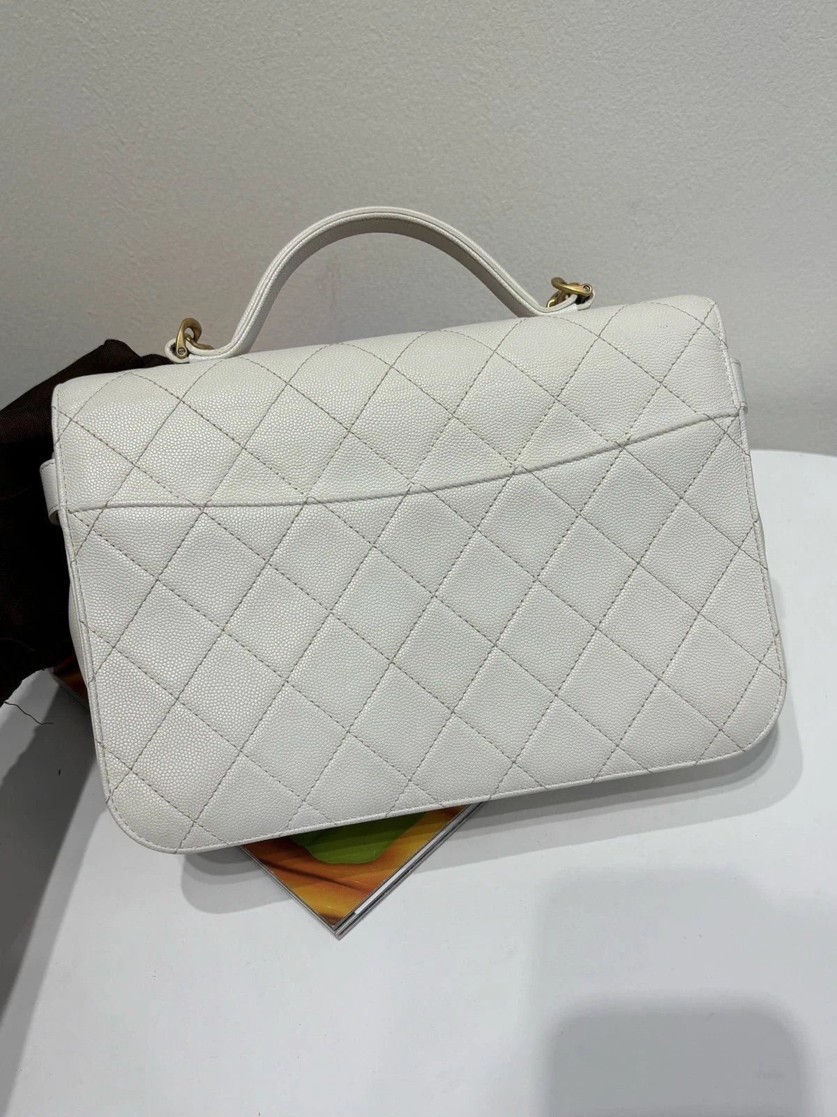 CHANEL White Grainy Leather Messenger Shoulder Bag For Women
