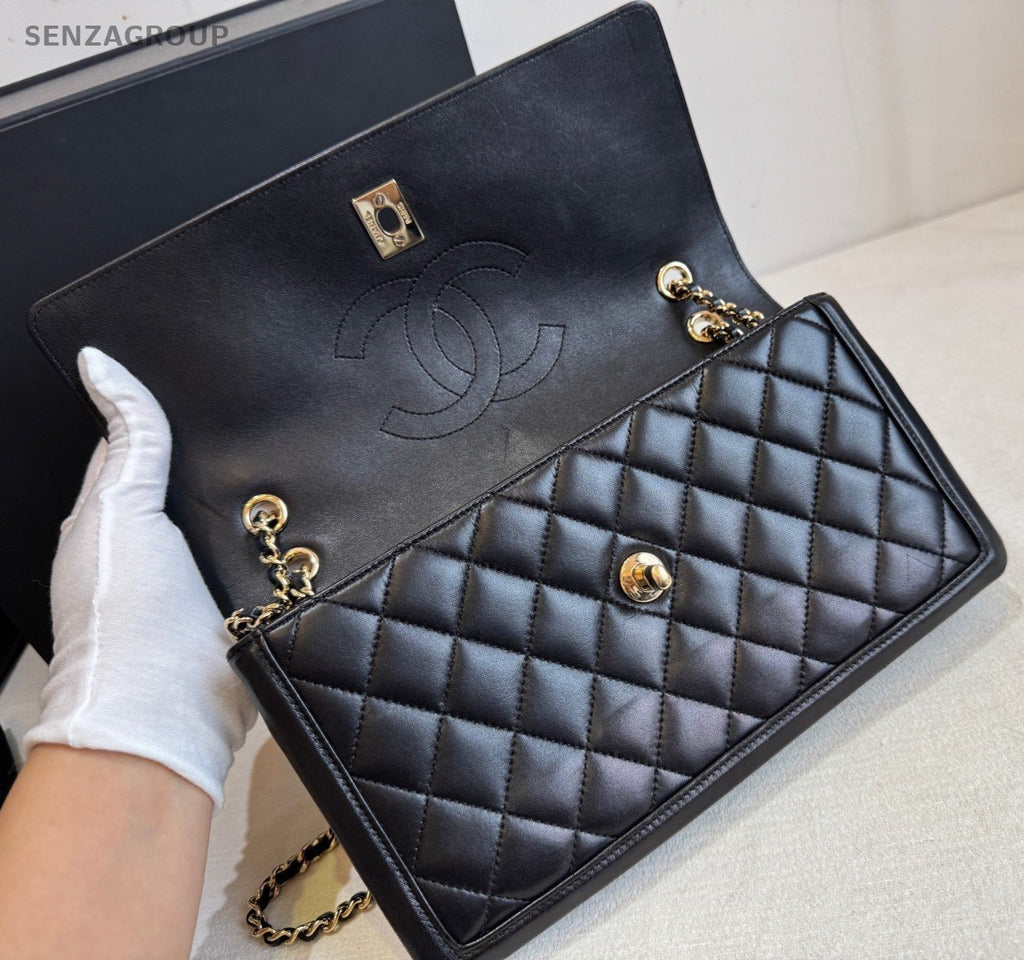Chanel Diamond Lambskin Chain Shoulder Bag Crossbody Black Gold Women Classic