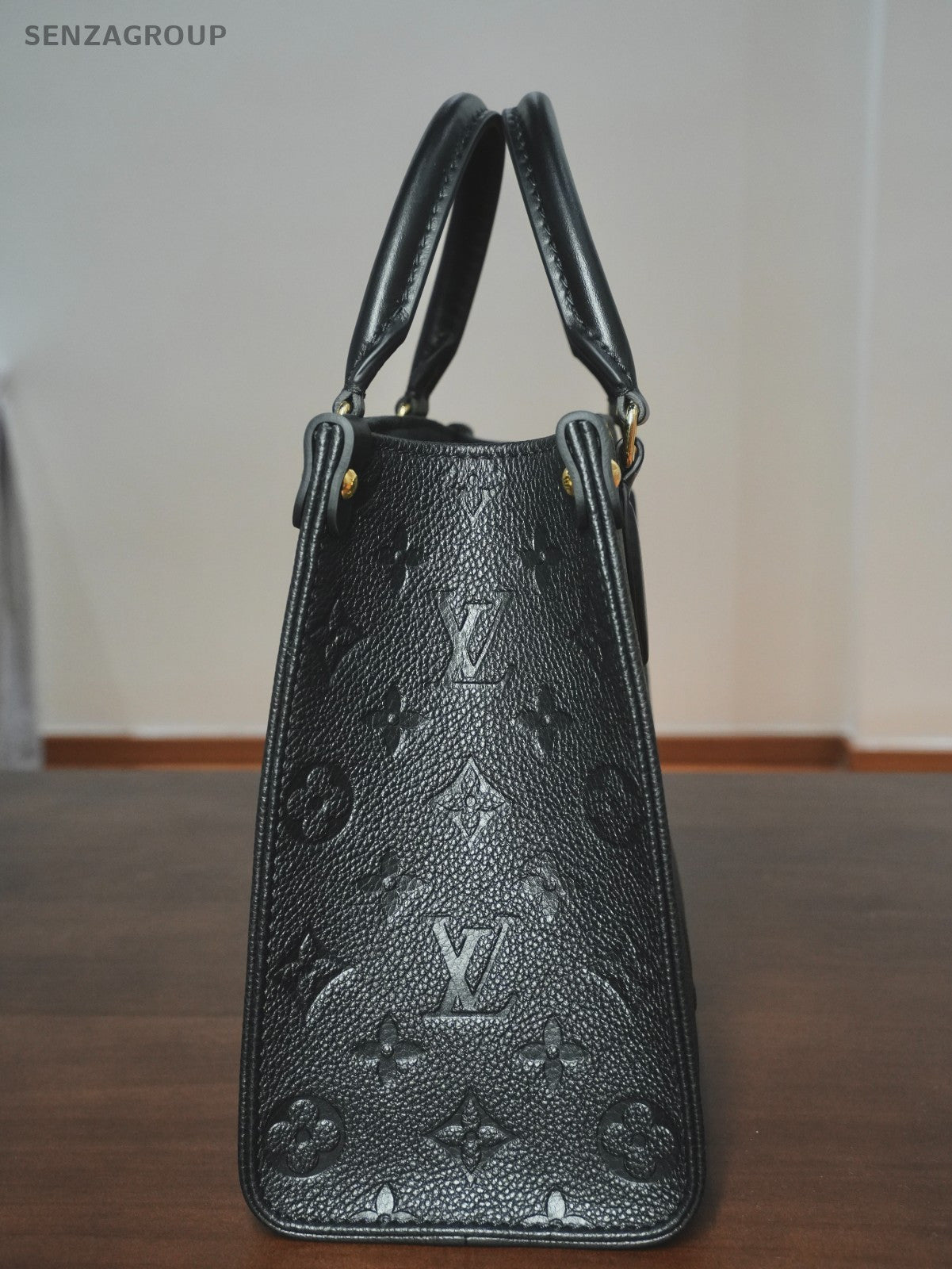 LOUIS VUITTON ON THE GO PM black Monogram Empriente Almost Brand New