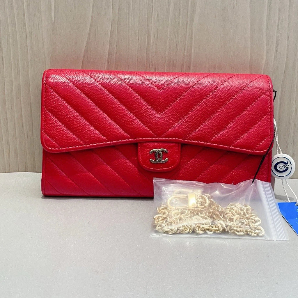 Chanel Classic Flap Chain Shoulder Crossbody Bag Red Gold Hardware Women